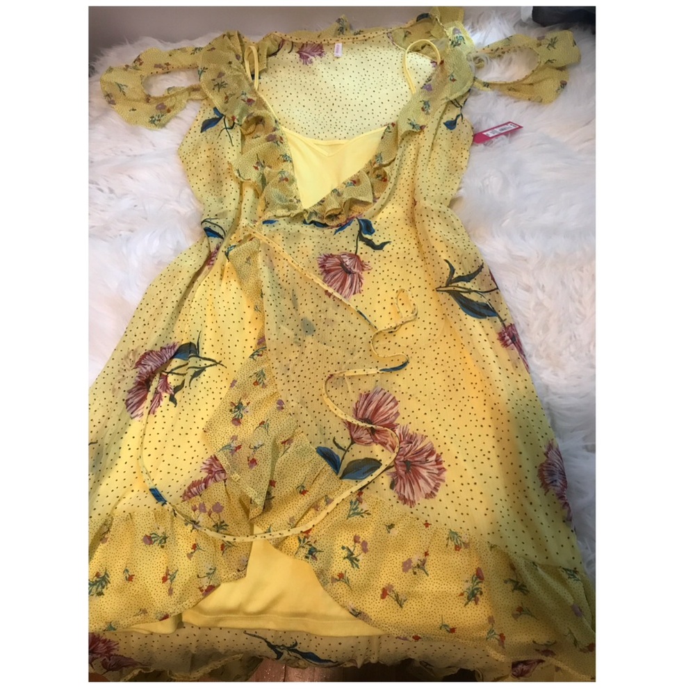 Yellow high low dress with tags